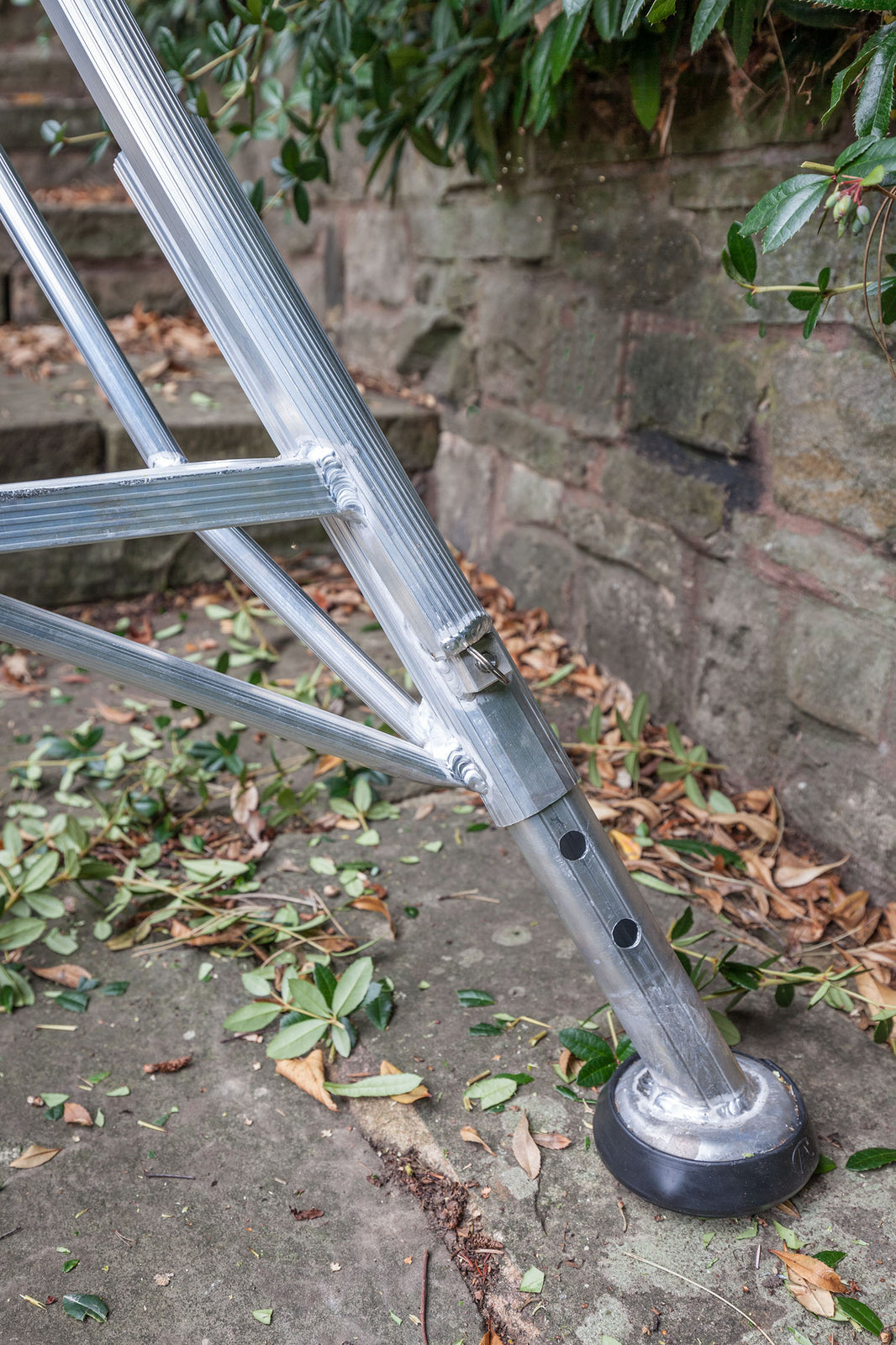 Hedge Cutting Ladders | Precise Trimming and Shaping – Crown Garden ...